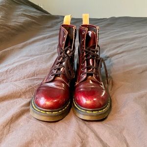 CLASSIC DR. MARTENS